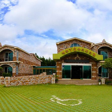 Jeju Ts Youth Hostel & Resort Seogwipo Exterior foto