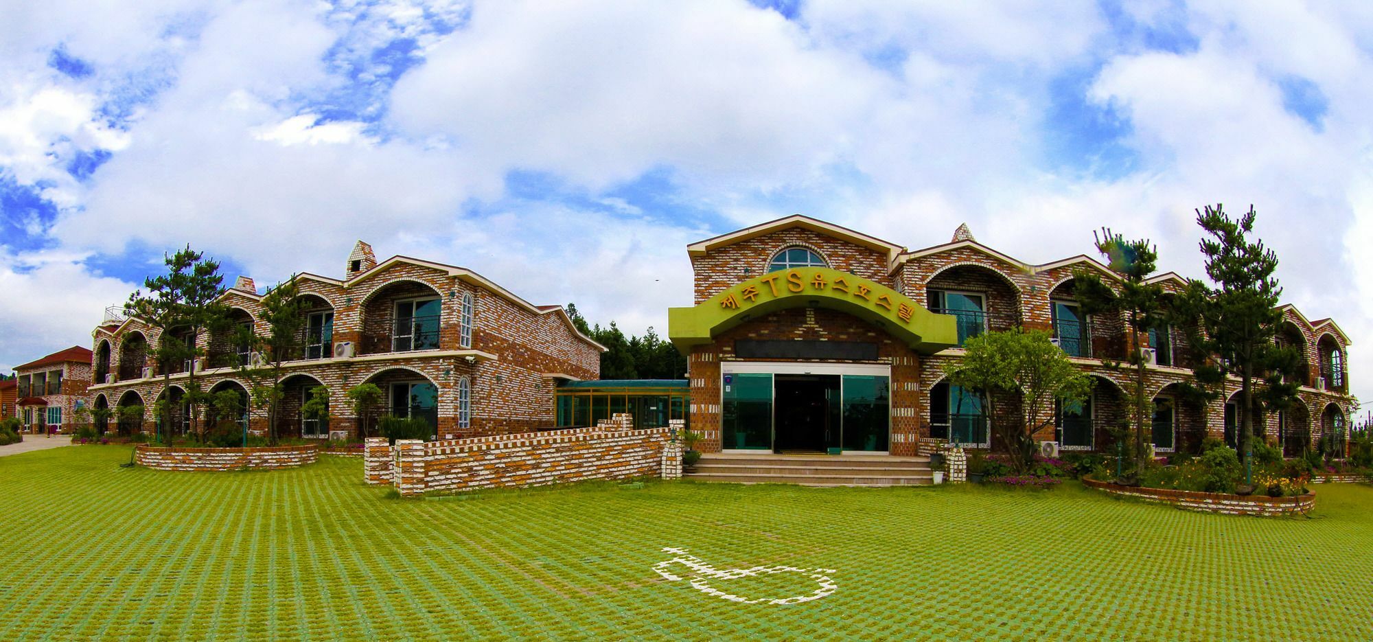 Jeju Ts Youth Hostel & Resort Seogwipo Exterior foto